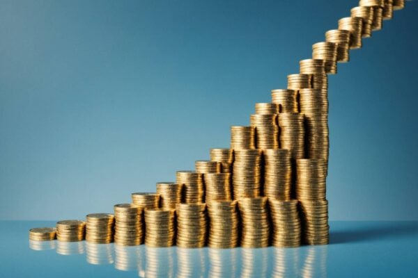 Compare the top 5-year fixed rate ISA deals in the UK for 2025. Find the highest interest rates, minimum deposits, and expert recommendations for long-term savings.